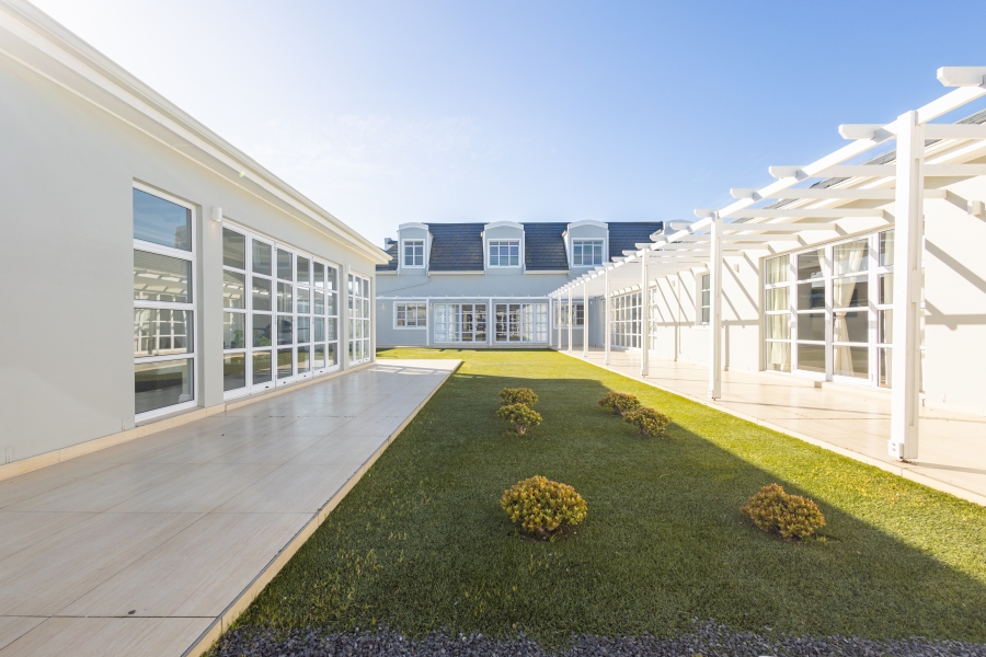 7 Bedroom Property for Sale in Flamingo Vlei Western Cape